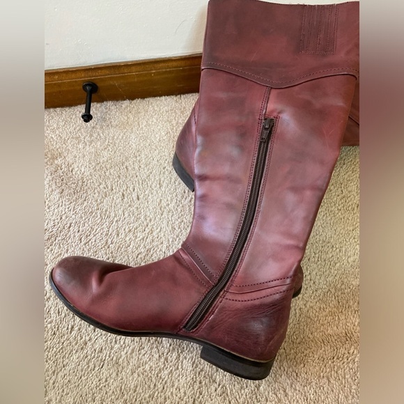 Women's Burgundy Heeled Boots - Picture 4 of 9